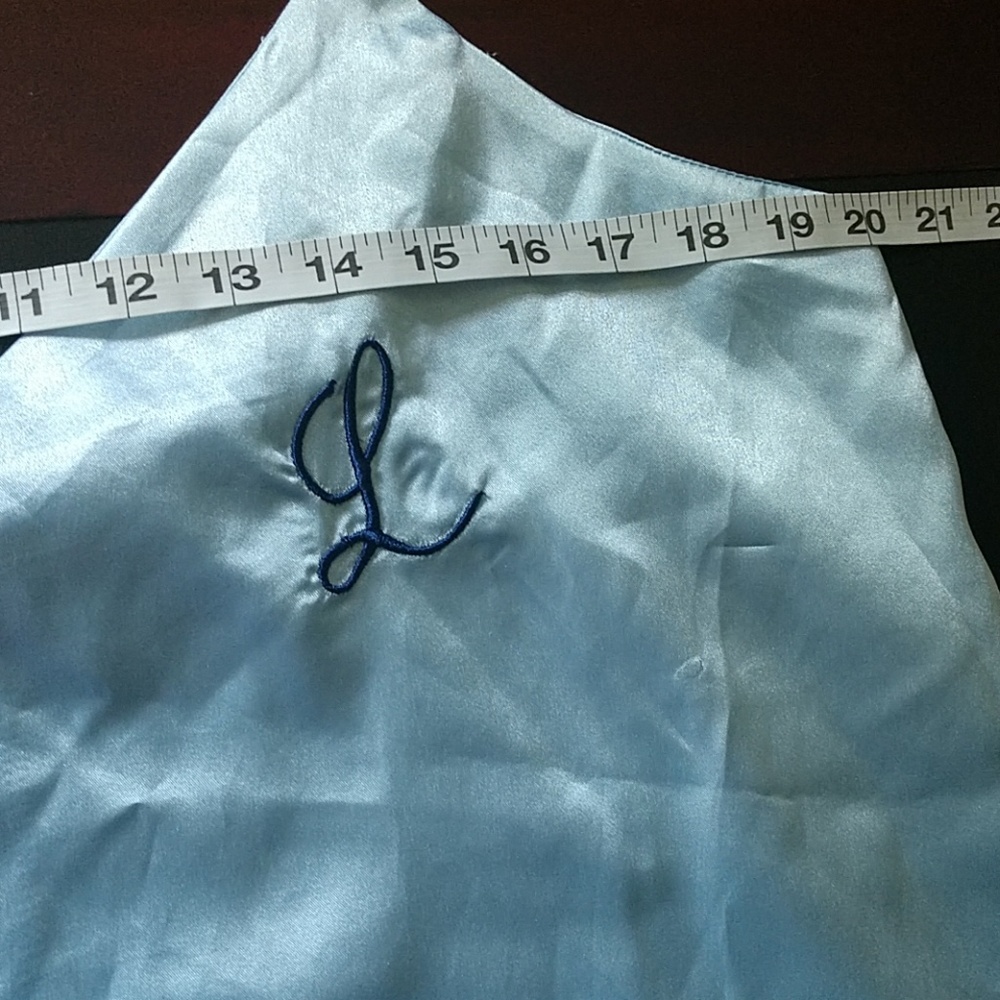 Matching Nightgown & Robe initial L - Picture 5 of 8